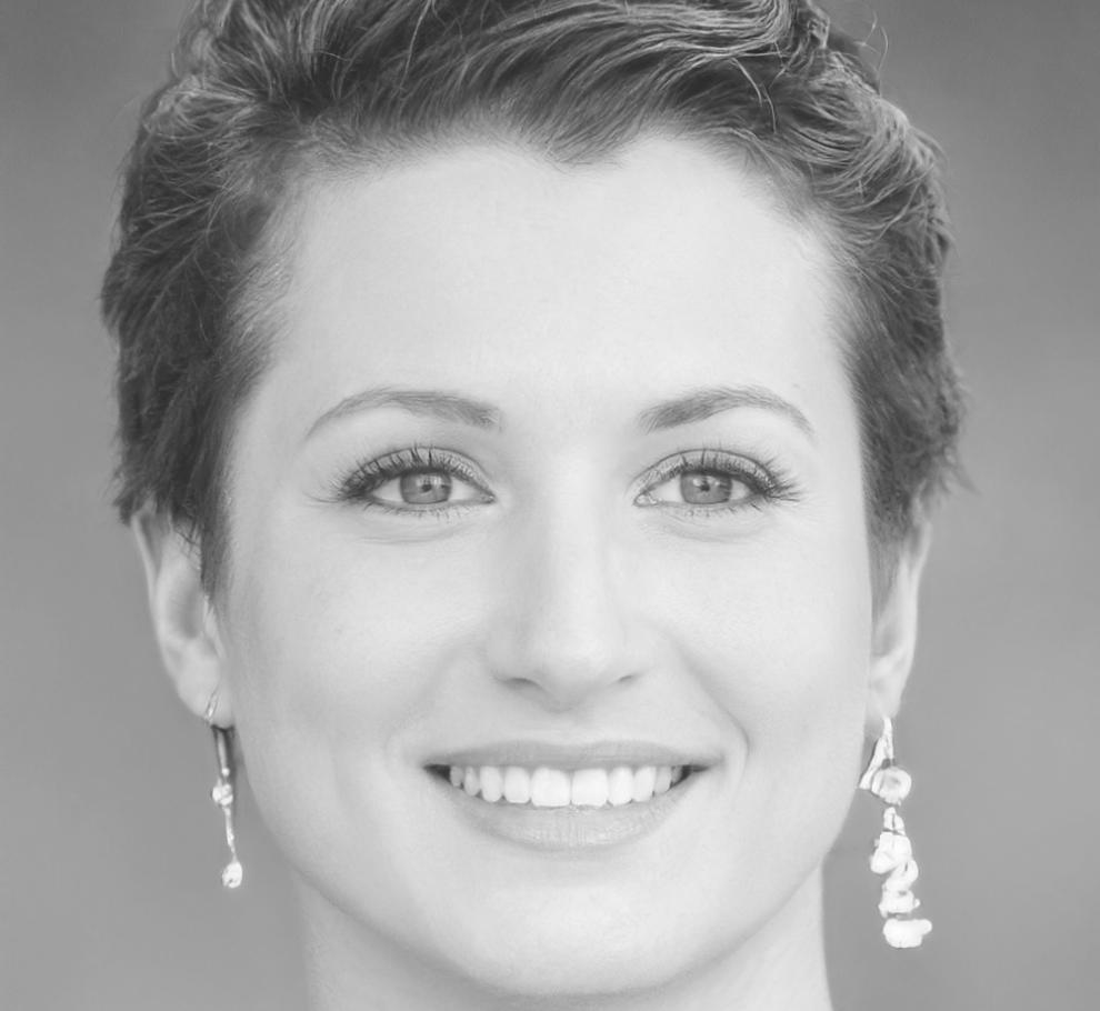 María González - Experta en Fintech